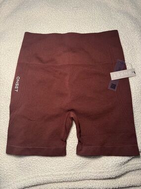Onset High-Rise Seamless Bike Shorts — Deep Burgundy